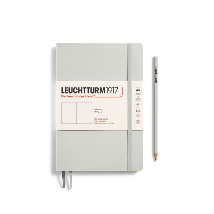 Leuchtturm1917 Medium A5 – Σημειωματάριο με μαλακό εξώφυλλο (123 σελ.) – Light Grey Λευκές